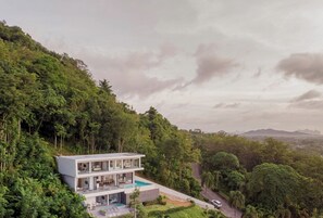 Yamu Hills Panoramic Ocean View 6 Bed Luxury Vila (3960)