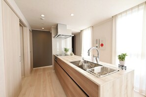 Famille outdoor kitchen