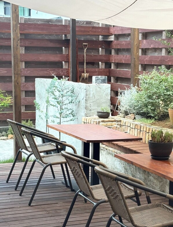 Outdoor dining
