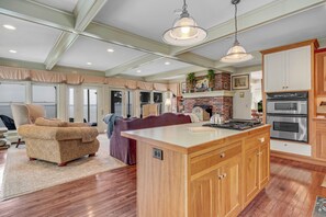 Centralized kitchen