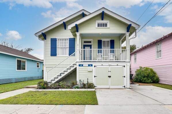 Galveston Vacation Rental | 2BR | 2BA | 1,125 Sq Ft | Stairs Required