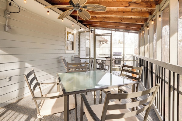 McGaheysville Vacation Rental | 5BR | 3BA | 2,770 Sq Ft | Stairs Required