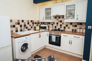 A classic design with all the modern essentials, ready for your culinary creations.