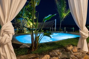 Activities, Balcony / Terrace / Patio, Building Exterior, Garden, Hot Tub, Pool, Spring, Summer