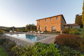 Balcony / Terrace / Patio, Building Exterior, Golf, Hot Tub, Outdoor, People, Pool, Room Detail, Scenic View, Spring, Summer