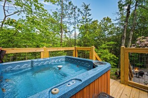Soaking in the good vibes and bubbling away the stress