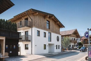 Außenseite Ferienhaus [Sommer]