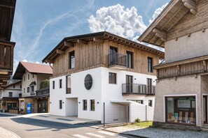 Außenseite Ferienhaus [Sommer]