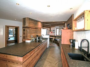 Holz, Flooring, Countertop, Küche, Möbel, Interior Design, Fussboden, Decke, Hartholz, Cabinetry