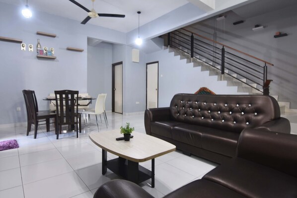 A spacious & fully furnished interior.