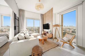 Living Room: Expansive views and stylish decor create the perfect spot to unwind!