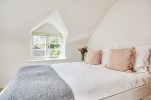 Post Office Cottage Bedroom 2 - StayCotswold