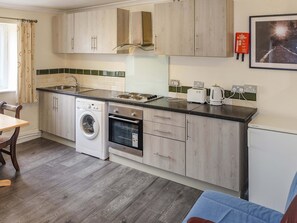 Apartment 4, Church Walk, Melksham - Host & Stay