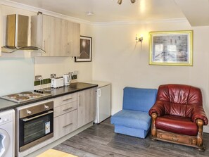 Apartment 4, Church Walk, Melksham - Host & Stay