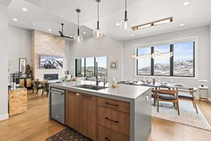 Brand new home with a luxury Open space for you to enjoy. Living, Dining and Kitchen - great for family gatherings. 