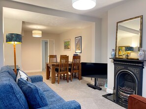 Spacious Livingroom