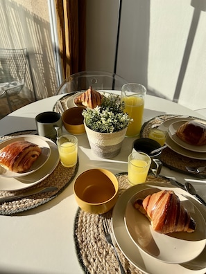 Breakfast meal