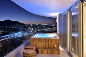 屋内スパ浴槽