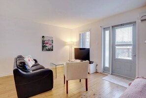 Living room area (double sofa-bed)