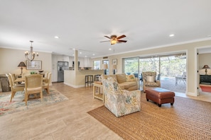 "Home Decor","Floor","Furniture","Indoors","Living Room"