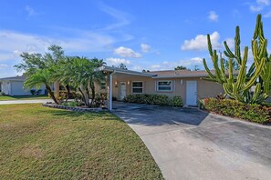 Grass, House, Outdoors, Neighborhood, Aerial View