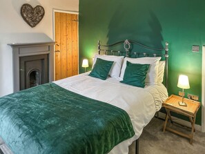 Double bedroom | Willow Cottage, Beverley