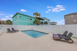 Private pool with loungers 