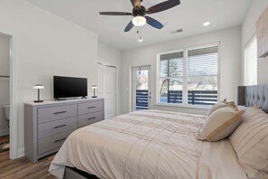King bedroom with access to the patio