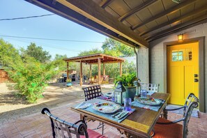 Covered Patio | Gazebo | Gas Grill | Outdoor Dining Area