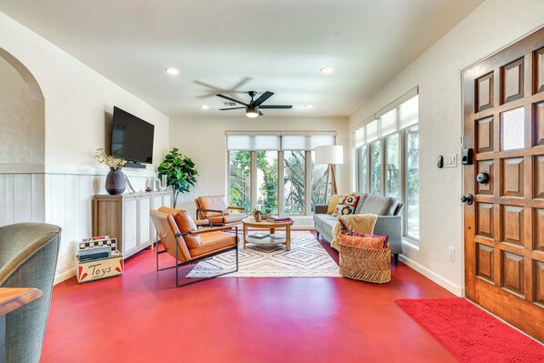 Tucson Vacation Rental | 2BR | 1BA | 994 Sq Ft | 1 Step to Enter