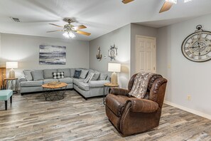 Family Room | Smart TV
