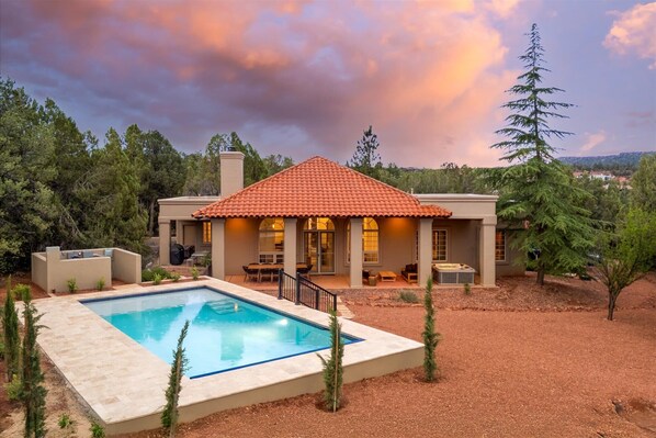 BRAND NEW heated-option pool!