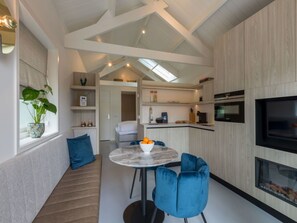 Design Intérieur, Bois, Sol, Sol, Plafond, Meubles, Pièce, Domicile, Comptoir, Salon