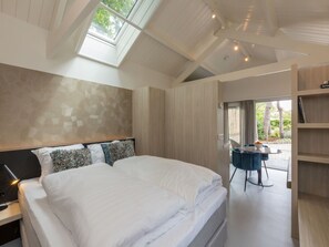 Design Intérieur, Plafond, Sol, Sol, Pièce, Chambre, Linge, Matériau Naturel, Luminaire, Lit