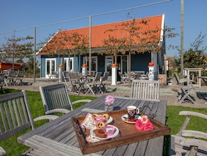 Himmel, Möbel, Zuhause, Haus, Dach, Gartenmöbel, Hütte, Die Architektur, Tisch Im Freien, Wohngebiet