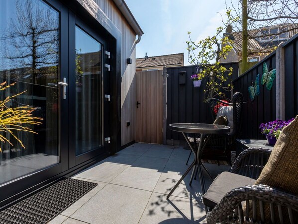 Bois, Porte, Domicile, Pot De Fleur, Accueil Porte, Tache De Bois, Dur, Plante D'Appartement, Jardin, Cour