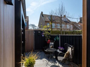 Bois, Domicile, Pot De Fleur, Arrière-Cour, Jardin, Cour, Tache De Bois, Dur, Plante D'Appartement, Cour