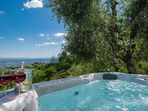 Schwimmbad, Resort, Bergstation, Eco Hotel, Gartenmöbel, Landscaping, Ferienort, Zimmerpflanze, Blumentopf, Villa