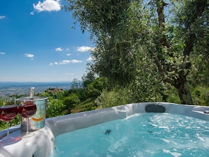 Schwimmbad, Resort, Bergstation, Eco Hotel, Gartenmöbel, Landscaping, Ferienort, Zimmerpflanze, Blumentopf, Villa