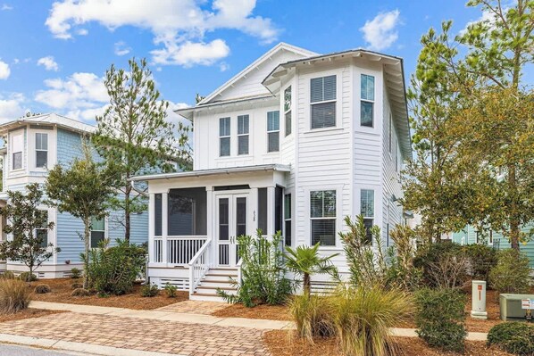 Welcome to Seas the Day at NatureWalk on 30A!