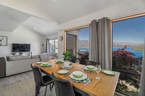 Fantastic views over Lake Wakatipu!  Large open plan living and dining room.