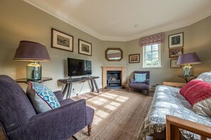 The Gatehouse, Little Massingham: Only a short drive from Sandringham