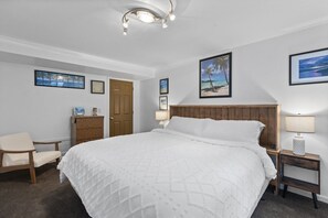 Primary Bedroom w/ Split King adjustable bed