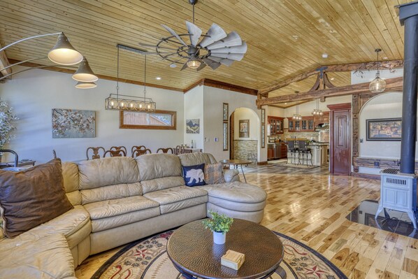 Stunning Family room with gas stove
