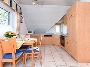 Wohnraum mit integrierter KĂŒche