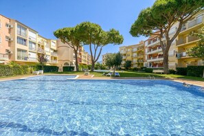 Holiday Home Swimming Pool