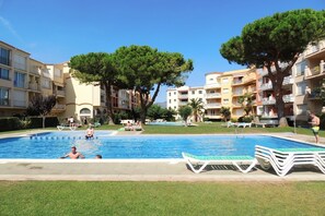 Holiday Home Swimming Pool