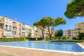 Holiday Home Swimming Pool
