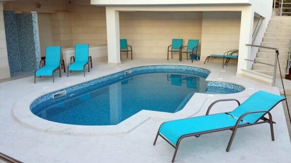 Utomhuspool