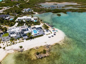 Horizon Beachfront Villa Beach Access